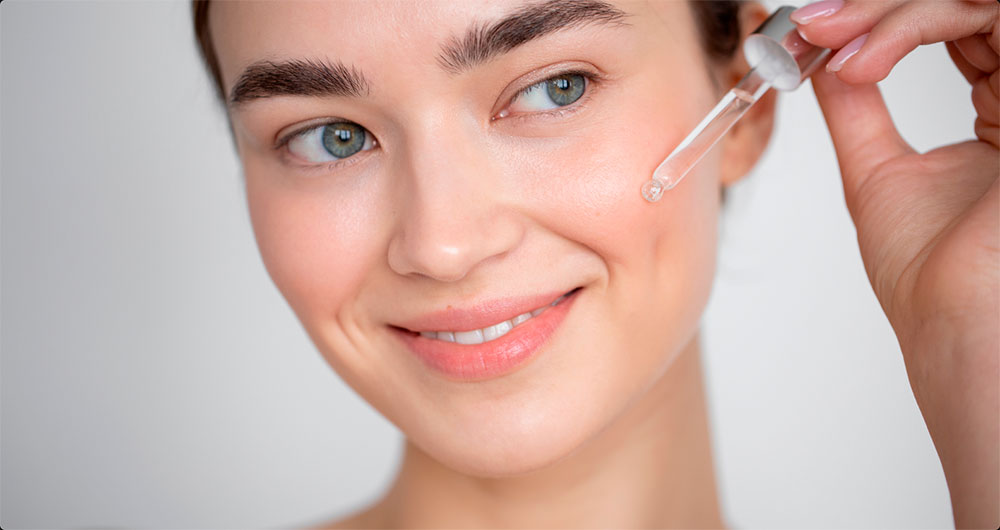 Девушка с пипеткой